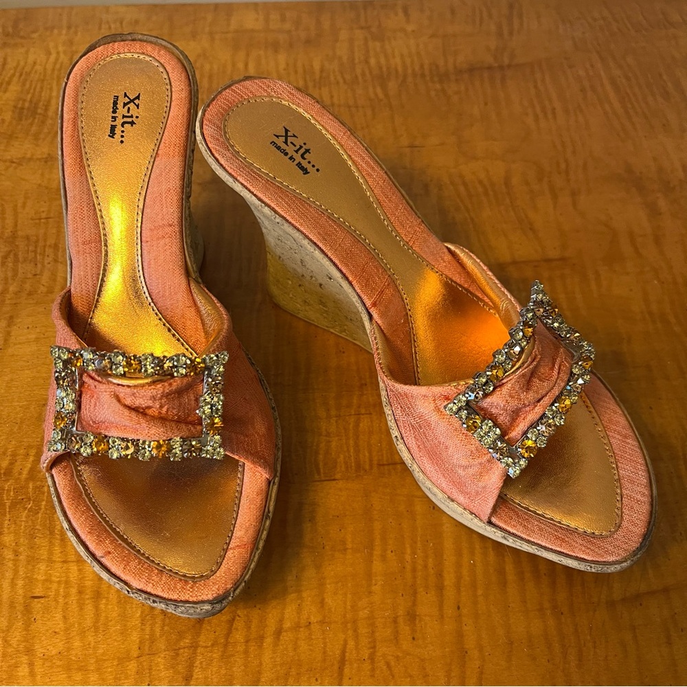 Vegas, baby! FABULOUS satin & rhinestone platform slides from X-it - Picture 2 of 13